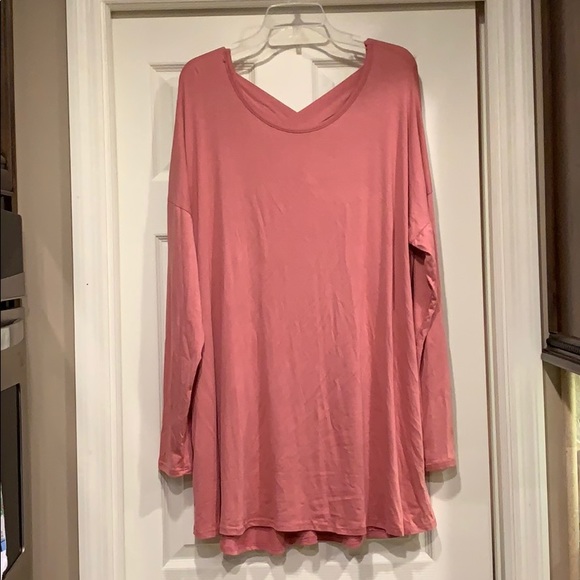Tops - NWOT Reverse Babydoll Tunic w/pockets & cute back!